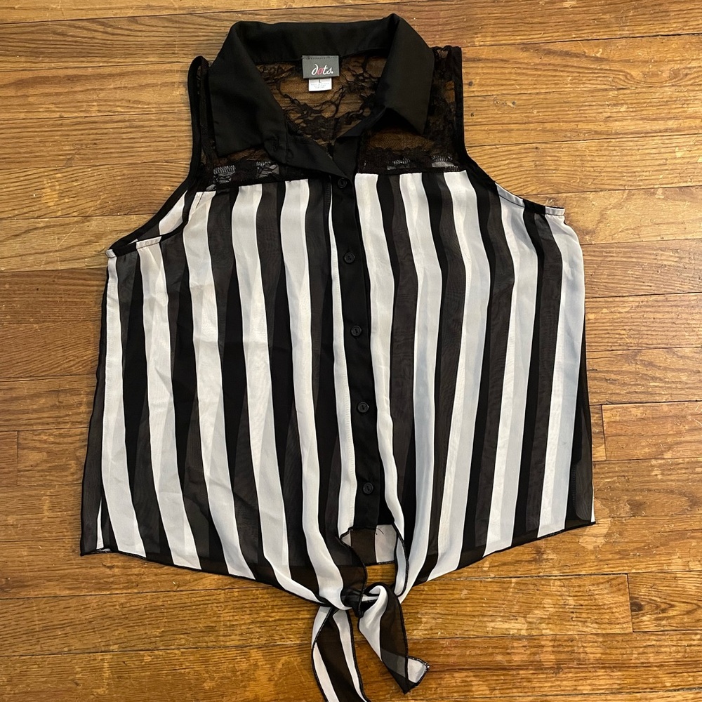 Women’s sleeveless Top